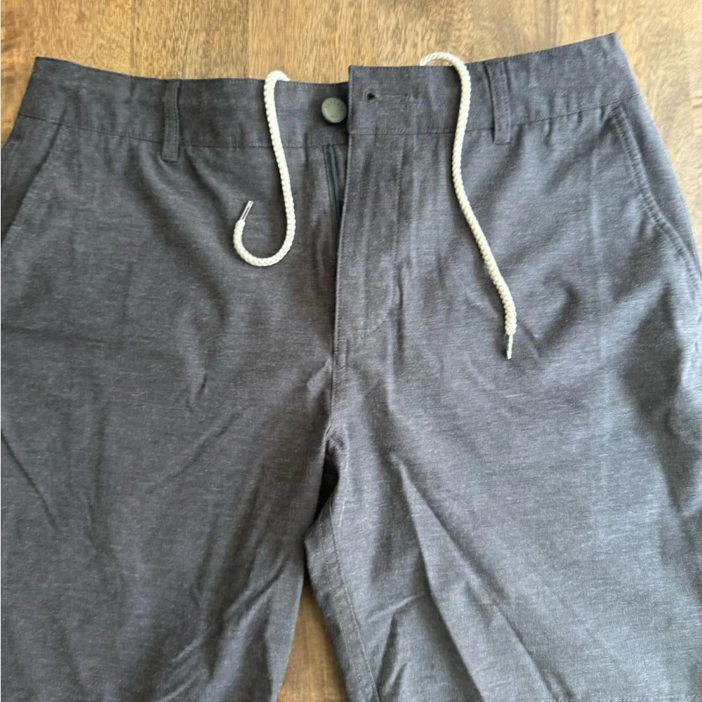 Faherty Belt Loop All Day Shorts in Charcoal